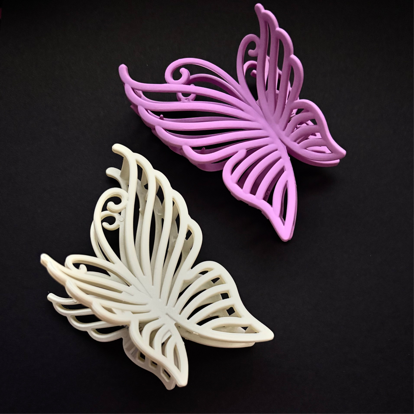 “Scrolled Beauty” White Pink Matte Hair Claw Clip