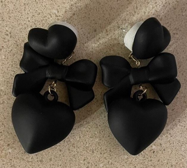 "Max Love" Maximalism Black Matte Heart Bow Earrings